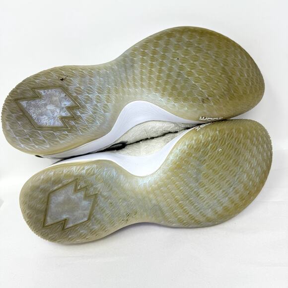 Athletic_Shoes
